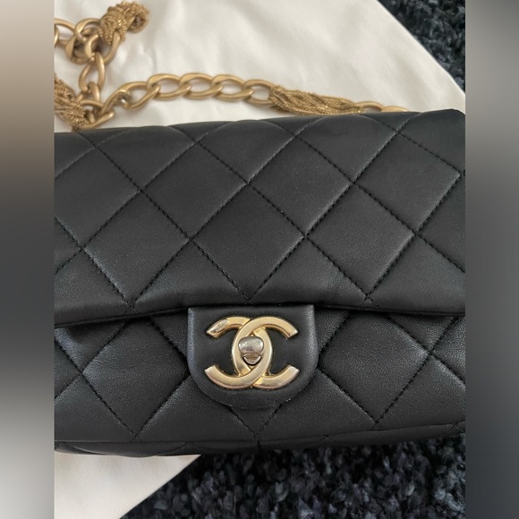 Chanel chain bag - Picture 9 of 15